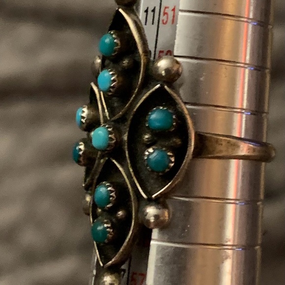 Vintage Zuni Petit Point Turquoise Cluster Ring - Picture 3 of 7